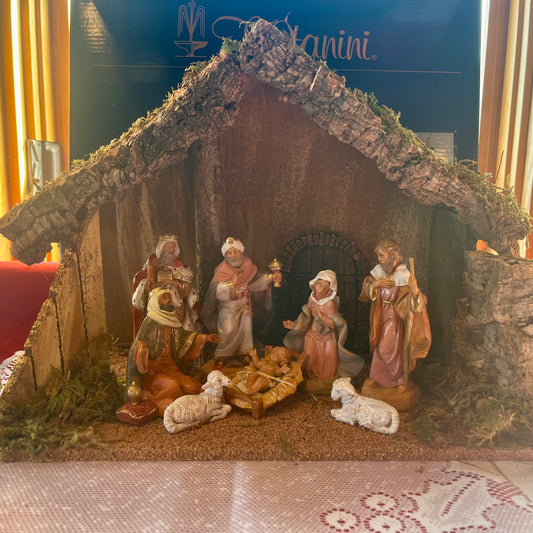 Italian Nativity Set 8-Piece